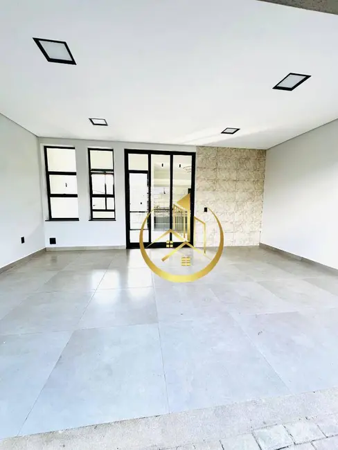 Foto 2 de Casa com 3 quartos à venda, 162m2 em Pouso Alegre - MG