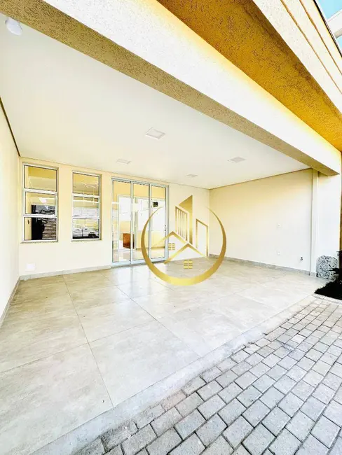 Foto 2 de Casa com 3 quartos à venda, 162m2 em Pouso Alegre - MG