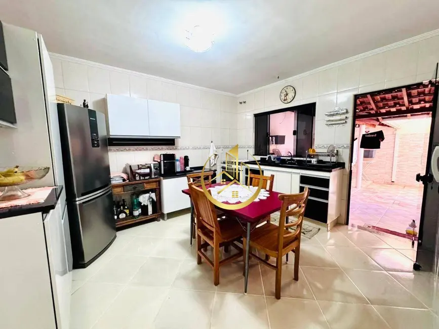 Foto 6 de Casa com 3 quartos à venda, 200m2 em Recanto dos Barreiros, Pouso Alegre - MG