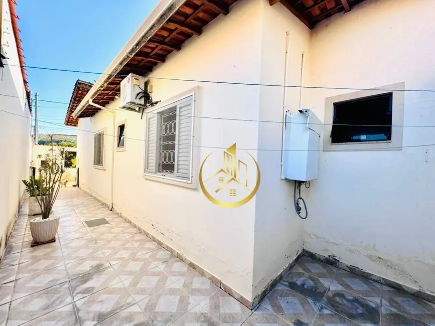 Foto 2 de Casa com 3 quartos à venda, 200m2 em Recanto dos Barreiros, Pouso Alegre - MG