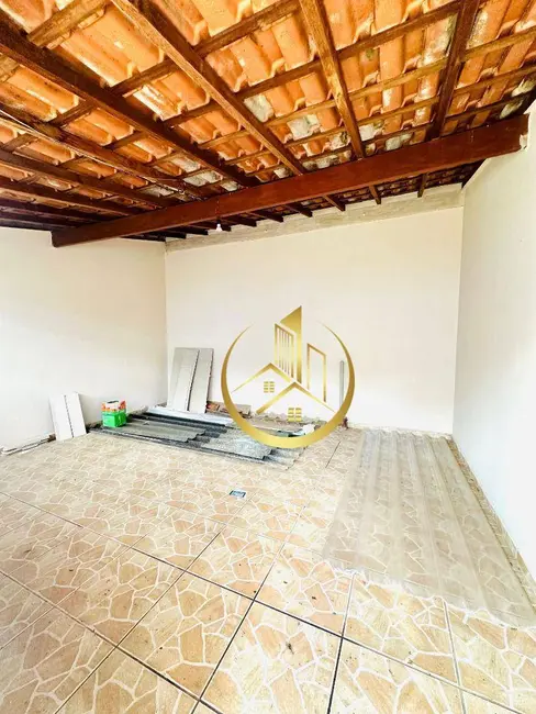 Foto 2 de Casa com 2 quartos à venda, 200m2 em Pouso Alegre - MG