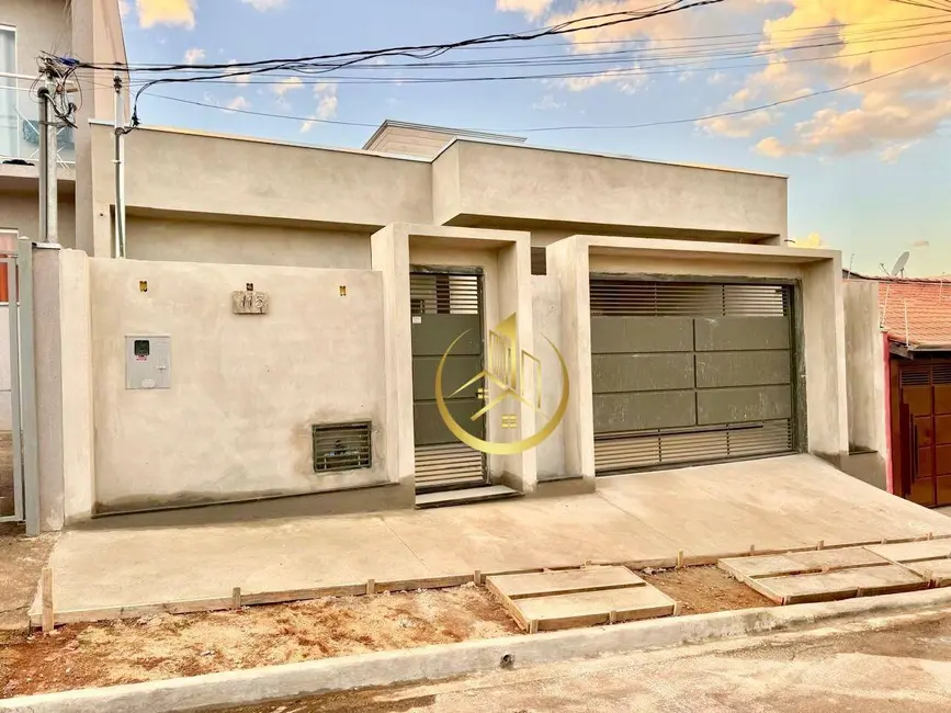 Foto 1 de Casa com 3 quartos à venda, 200m2 em Parque Real, Pouso Alegre - MG