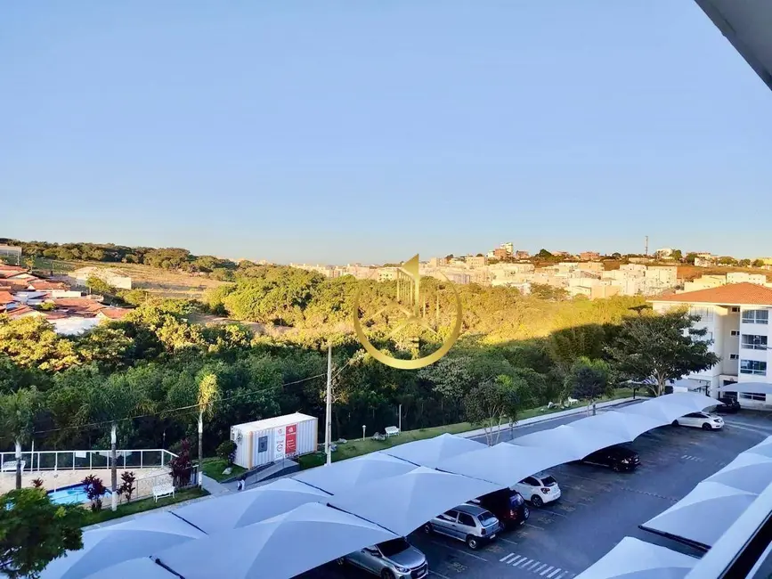 Foto 2 de Apartamento com 2 quartos à venda, 49m2 em Pouso Alegre - MG