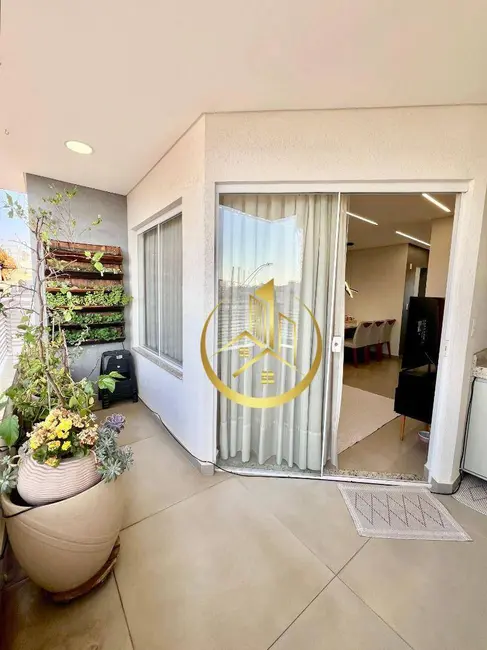 Foto 2 de Apartamento com 3 quartos à venda, 83m2 em Pouso Alegre - MG