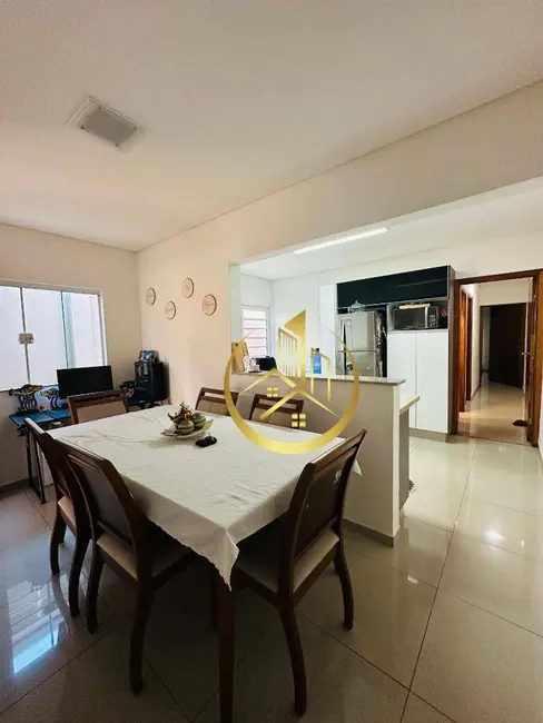 Foto 1 de Casa com 3 quartos à venda, 120m2 em Pouso Alegre - MG