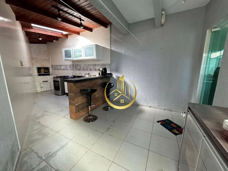 Foto 2 de Casa com 3 quartos à venda, 125m2 em Jardim Califórnia, Pouso Alegre - MG