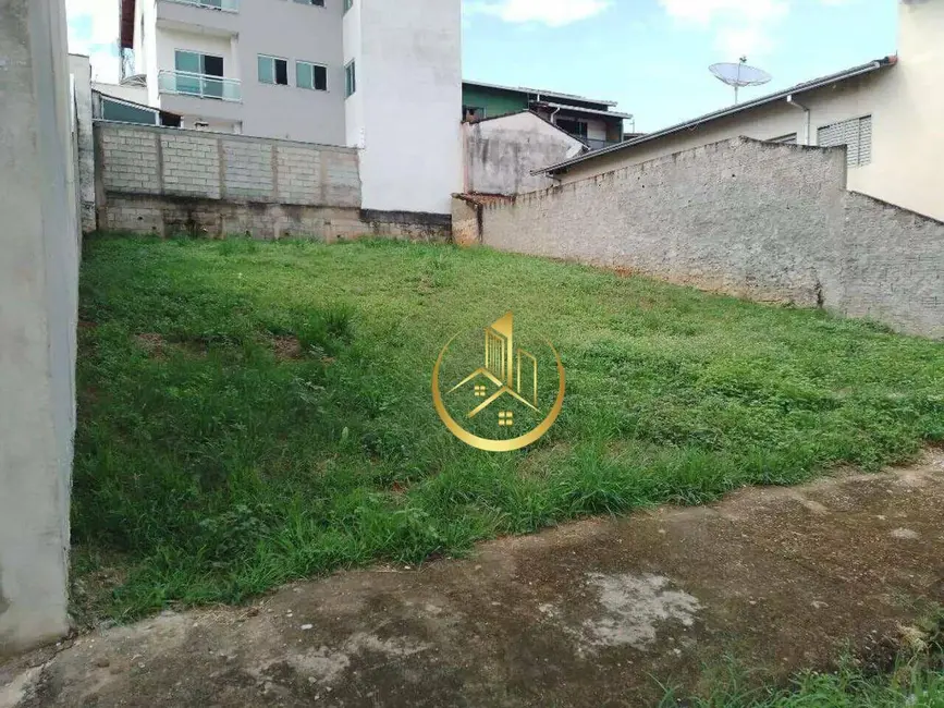 Foto 2 de Terreno / Lote à venda, 240m2 em Jardim Canadá, Pouso Alegre - MG