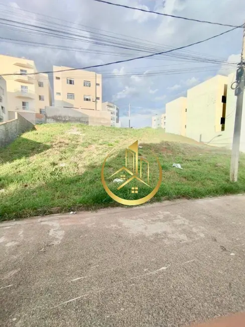 Foto 1 de Terreno / Lote à venda, 325m2 em Pouso Alegre - MG