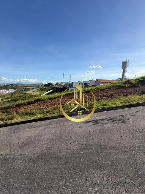 Foto 1 de Terreno / Lote à venda, 220m2 em Pouso Alegre - MG