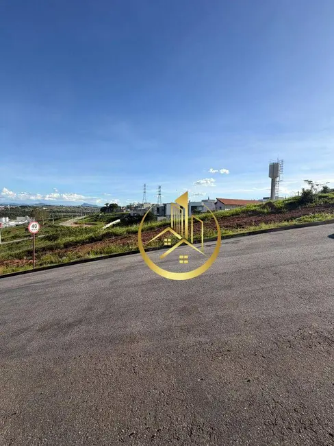 Foto 3 de Terreno / Lote à venda, 220m2 em Pouso Alegre - MG