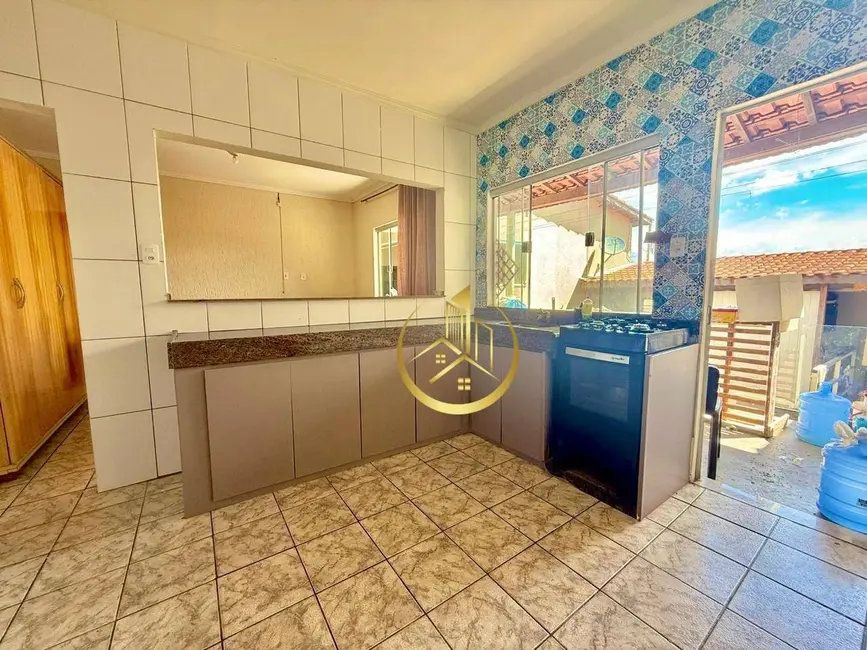 Foto 5 de Casa com 2 quartos à venda, 240m2 em Jardim Califórnia, Pouso Alegre - MG