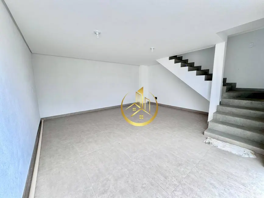 Foto 2 de Casa com 3 quartos à venda, 150m2 em Cidade Vergani, Pouso Alegre - MG