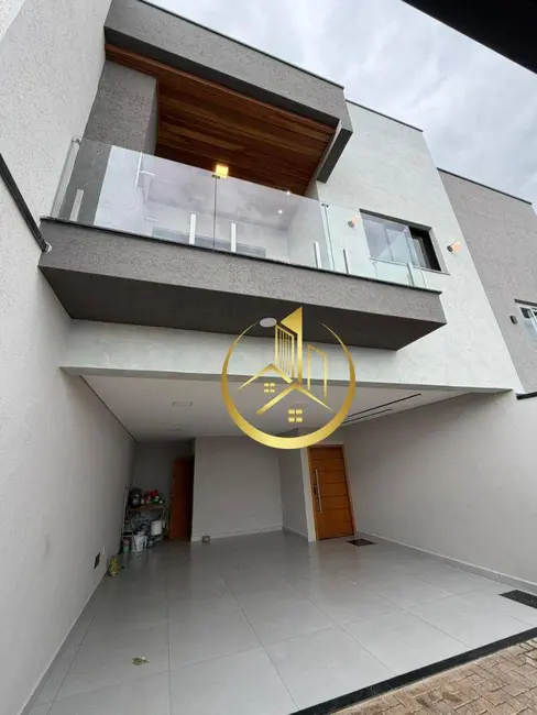 Foto 1 de Casa com 3 quartos à venda, 150m2 em Pouso Alegre - MG