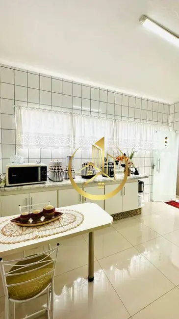 Casa com 4 quartos à venda, 264m2 em Jardim Aureliano, Pouso Alegre - MG - imagem 6 Foto 6 de Casa com 4 quartos à venda, 264m2 em Jardim Aureliano, Pouso Alegre - MG