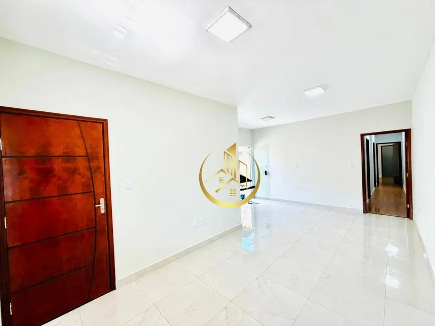 Casa com 3 quartos à venda, 120m2 em Pouso Alegre - MG - imagem 1 Foto 1 de Casa com 3 quartos à venda, 120m2 em Pouso Alegre - MG