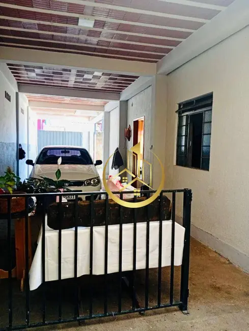 Foto 3 de Casa com 3 quartos à venda, 240m2 em São Carlos, Pouso Alegre - MG