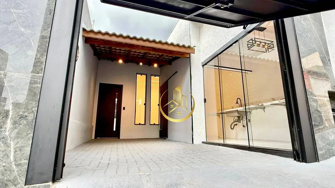 Foto 1 de Casa com 3 quartos à venda, 110m2 em Parque Real, Pouso Alegre - MG