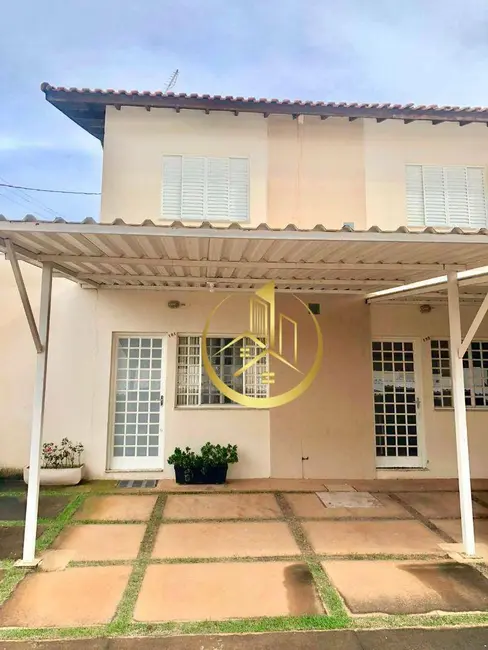 Foto 1 de Sobrado com 2 quartos à venda, 67m2 em Jardim São Fernando, Pouso Alegre - MG