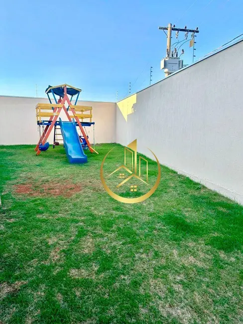 Foto 3 de Sobrado com 2 quartos à venda, 67m2 em Jardim São Fernando, Pouso Alegre - MG