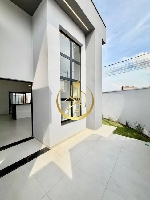 Foto 1 de Casa com 3 quartos à venda, 210m2 em Parque Real, Pouso Alegre - MG