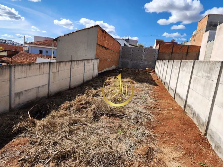 Foto 2 de Terreno / Lote à venda, 150m2 em Cidade Vergani, Pouso Alegre - MG