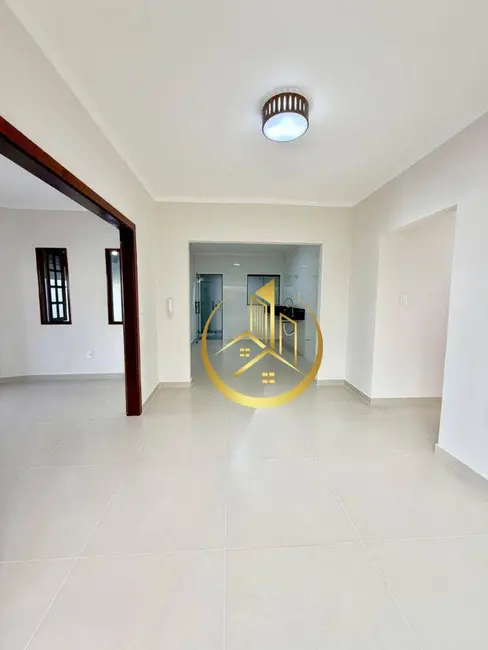 Casa com 3 quartos à venda, 300m2 em São Carlos, Pouso Alegre - MG - imagem 2 Foto 2 de Casa com 3 quartos à venda, 300m2 em São Carlos, Pouso Alegre - MG