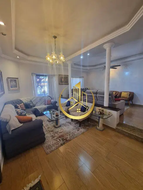 Foto 2 de Casa com 3 quartos à venda, 290m2 em Jardim Olímpico, Pouso Alegre - MG