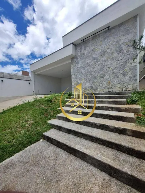 Foto 2 de Casa com 3 quartos à venda, 408m2 em Residencial Astúrias, Pouso Alegre - MG