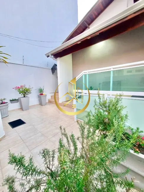 Foto 1 de Casa com 3 quartos à venda, 200m2 em Residencial Parque dos Fontes, Pouso Alegre - MG