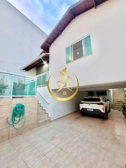Foto 2 de Casa com 3 quartos à venda, 200m2 em Residencial Parque dos Fontes, Pouso Alegre - MG