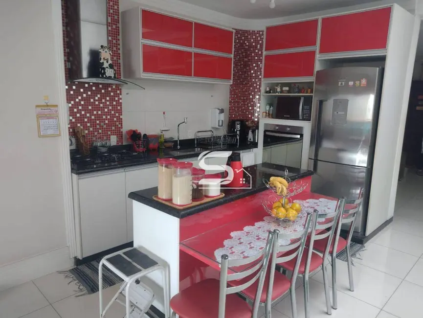 Casa com 3 quartos à venda, 236m2 em Parque Erasmo Assunção, Santo Andre - SP - imagem 3 Foto 3 de Casa com 3 quartos à venda, 236m2 em Parque Erasmo Assunção, Santo Andre - SP