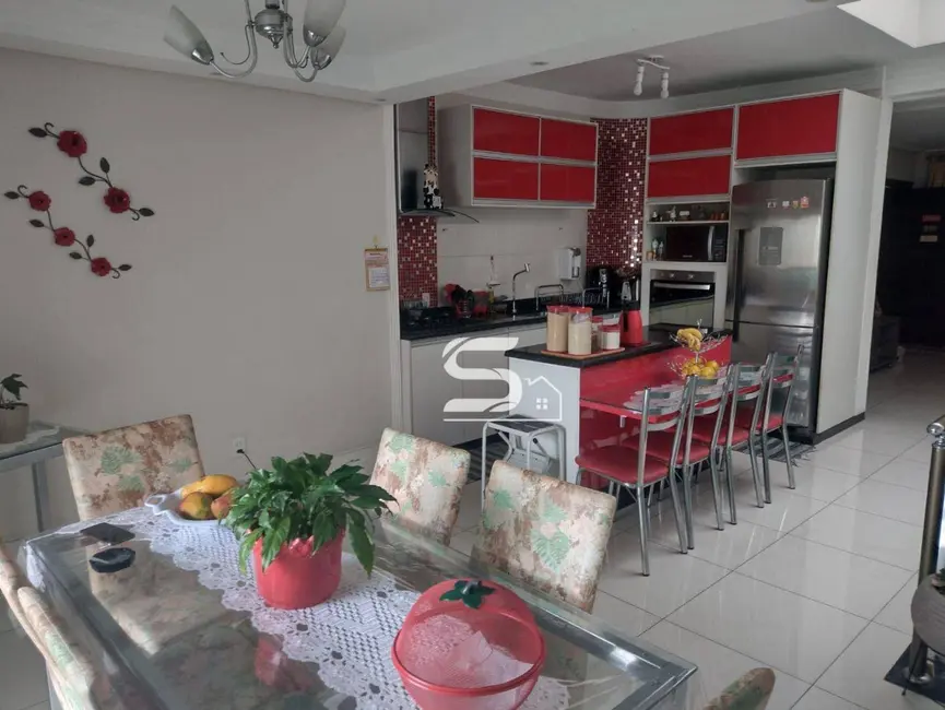 Casa com 3 quartos à venda, 236m2 em Parque Erasmo Assunção, Santo Andre - SP - imagem 4 Foto 4 de Casa com 3 quartos à venda, 236m2 em Parque Erasmo Assunção, Santo Andre - SP