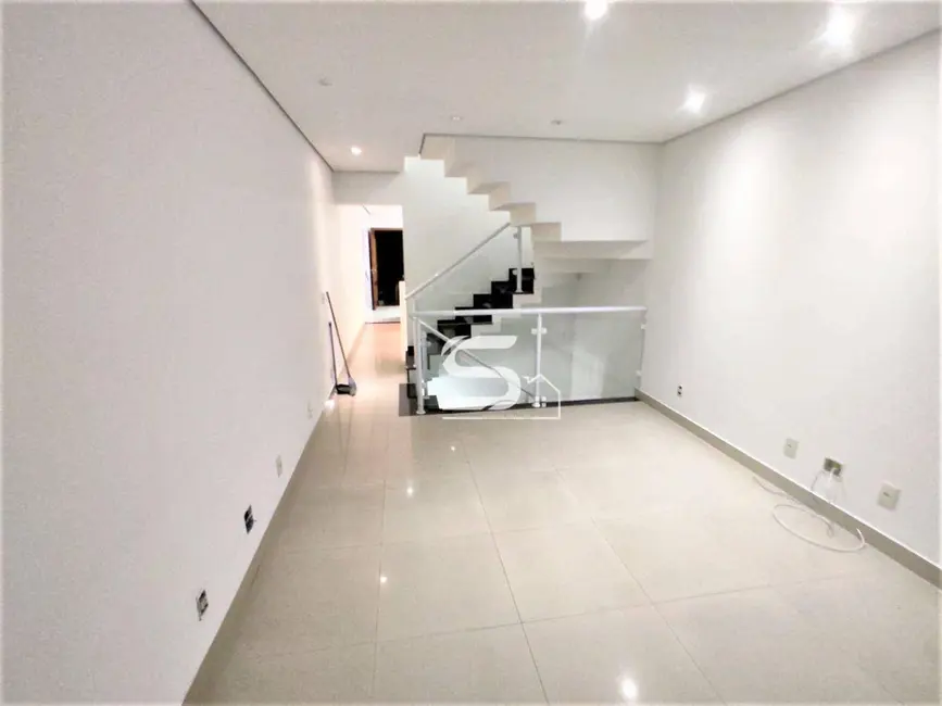Foto 1 de Sobrado com 3 quartos à venda, 88m2 em Jardim Guairaca, São Paulo - SP