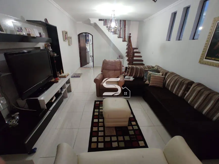 Sobrado com 3 quartos à venda, 125m2 em Jardim Guairaca, São Paulo - SP - imagem 2 Foto 2 de Sobrado com 3 quartos à venda, 125m2 em Jardim Guairaca, São Paulo - SP