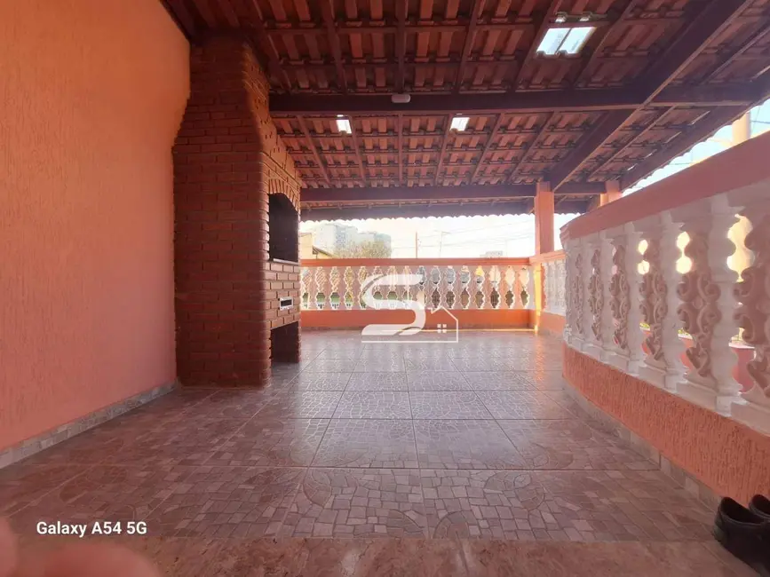 Casa com 5 quartos à venda, 140m2 em Jardim Teresa, São Paulo - SP - imagem 8 Foto 8 de Casa com 5 quartos à venda, 140m2 em Jardim Teresa, São Paulo - SP