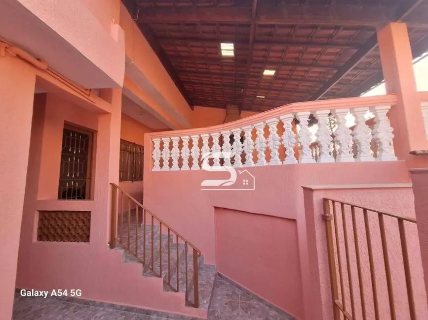 Casa com 5 quartos à venda, 140m2 em Jardim Teresa, São Paulo - SP - imagem 4 Foto 4 de Casa com 5 quartos à venda, 140m2 em Jardim Teresa, São Paulo - SP