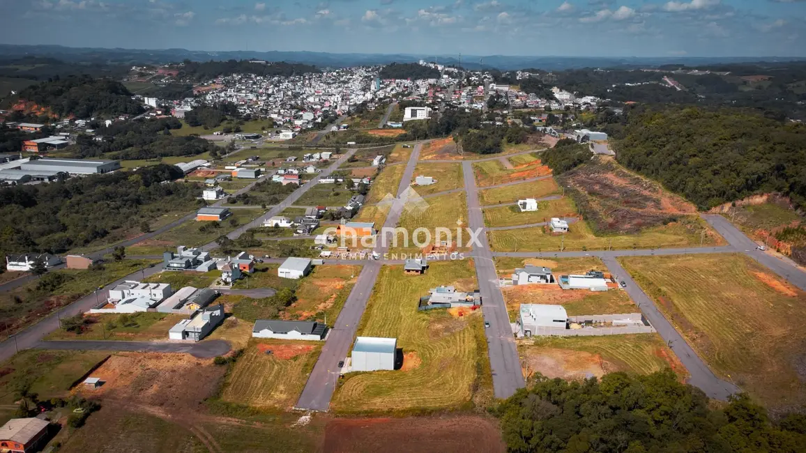 Foto 1 de Terreno / Lote à venda, 332m2 em Flores Da Cunha - RS