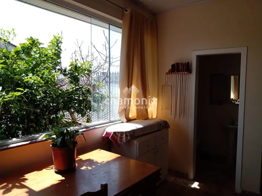 Foto 9 de Casa com 3 quartos à venda, 200m2 em Flores Da Cunha - RS