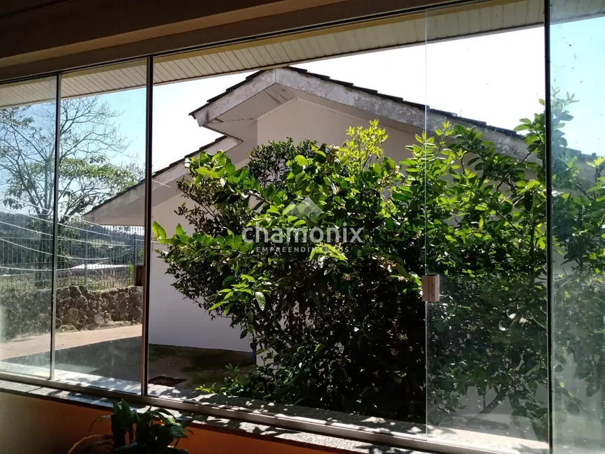 Foto 8 de Casa com 3 quartos à venda, 200m2 em Flores Da Cunha - RS