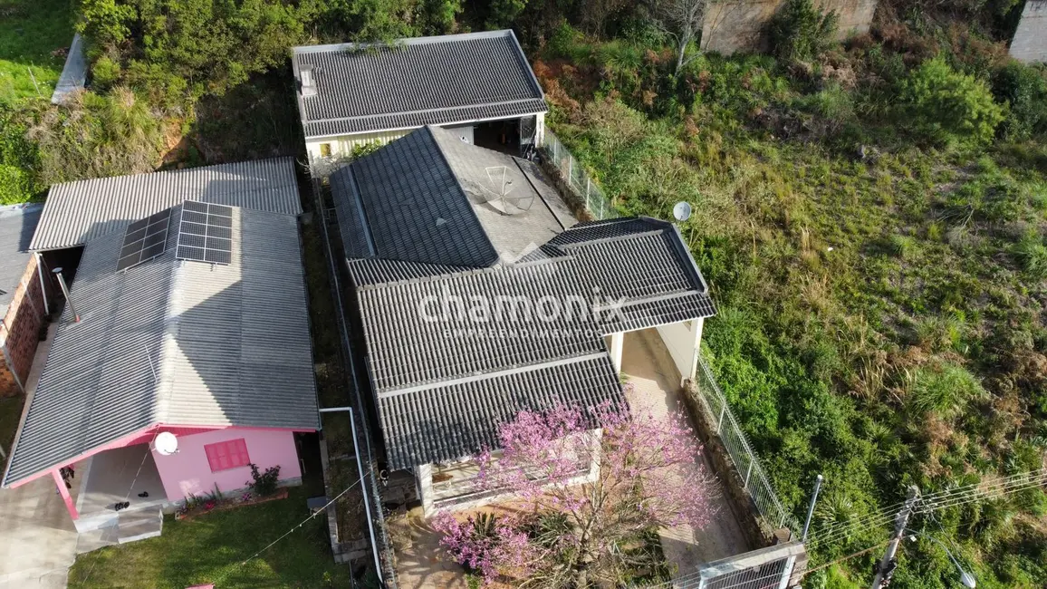 Foto 4 de Casa com 3 quartos à venda, 200m2 em Flores Da Cunha - RS