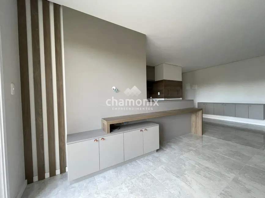 Foto 2 de Apartamento com 2 quartos à venda, 81m2 em Flores Da Cunha - RS