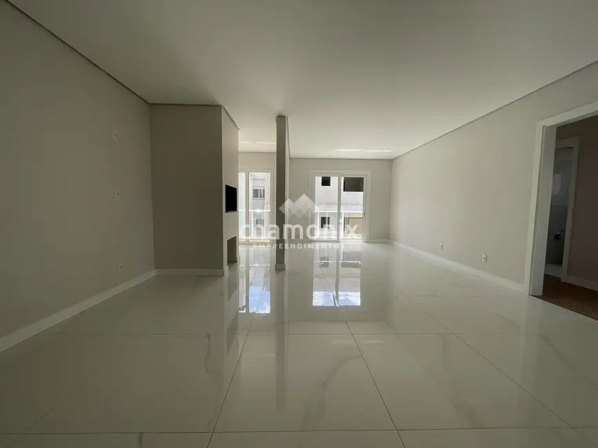 Apartamento com 3 quartos à venda, 129m2 em Centro, Flores Da Cunha - RS - imagem 4 Foto 4 de Apartamento com 3 quartos à venda, 129m2 em Centro, Flores Da Cunha - RS