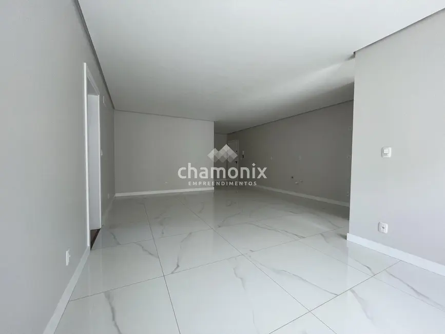 Apartamento com 3 quartos à venda, 129m2 em Centro, Flores Da Cunha - RS - imagem 7 Foto 7 de Apartamento com 3 quartos à venda, 129m2 em Centro, Flores Da Cunha - RS