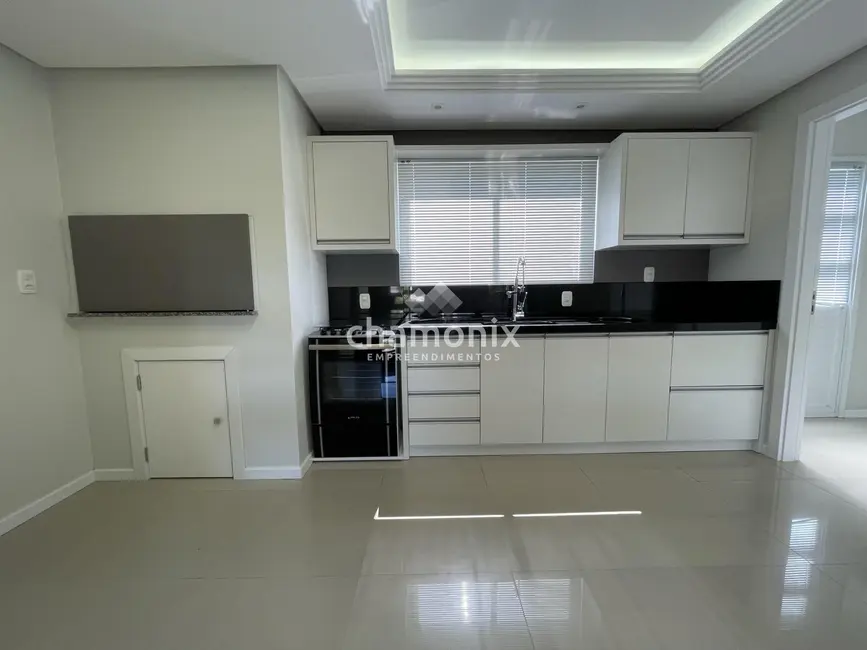 Foto 4 de Sobrado com 3 quartos à venda, 193m2 em Flores Da Cunha - RS