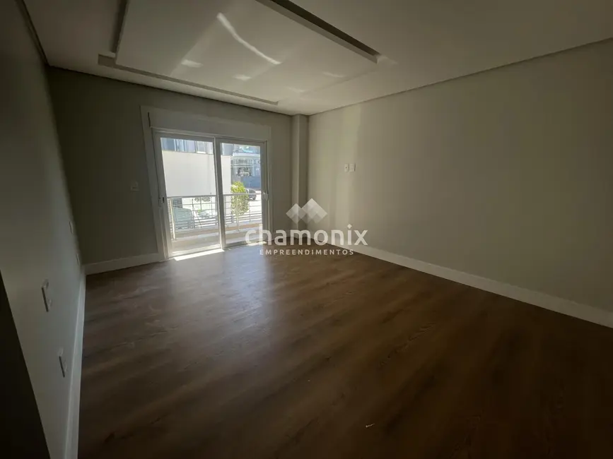 Apartamento com 3 quartos à venda, 158m2 em Centro, Flores Da Cunha - RS - imagem 5 Foto 5 de Apartamento com 3 quartos à venda, 158m2 em Centro, Flores Da Cunha - RS