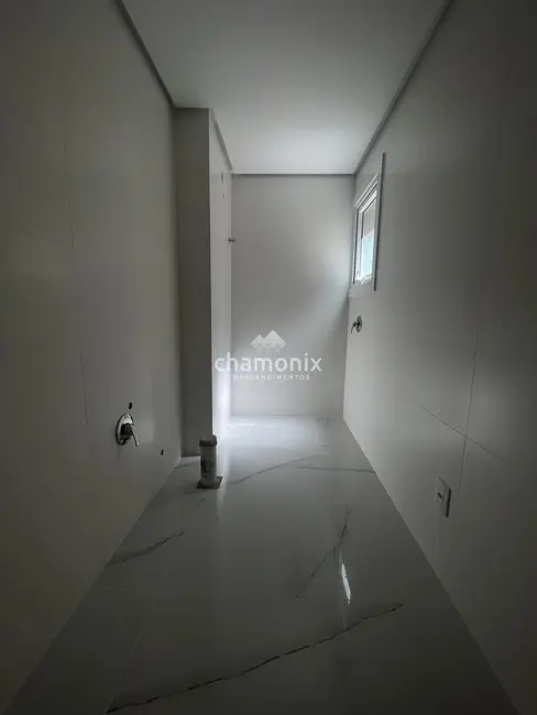 Apartamento com 3 quartos à venda, 158m2 em Centro, Flores Da Cunha - RS - imagem 9 Foto 9 de Apartamento com 3 quartos à venda, 158m2 em Centro, Flores Da Cunha - RS