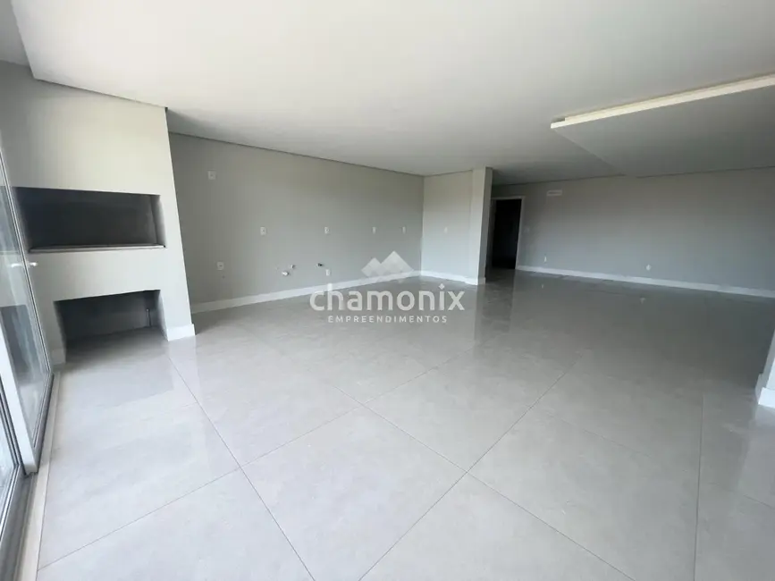 Foto 2 de Apartamento com 3 quartos à venda, 158m2 em Centro, Flores Da Cunha - RS