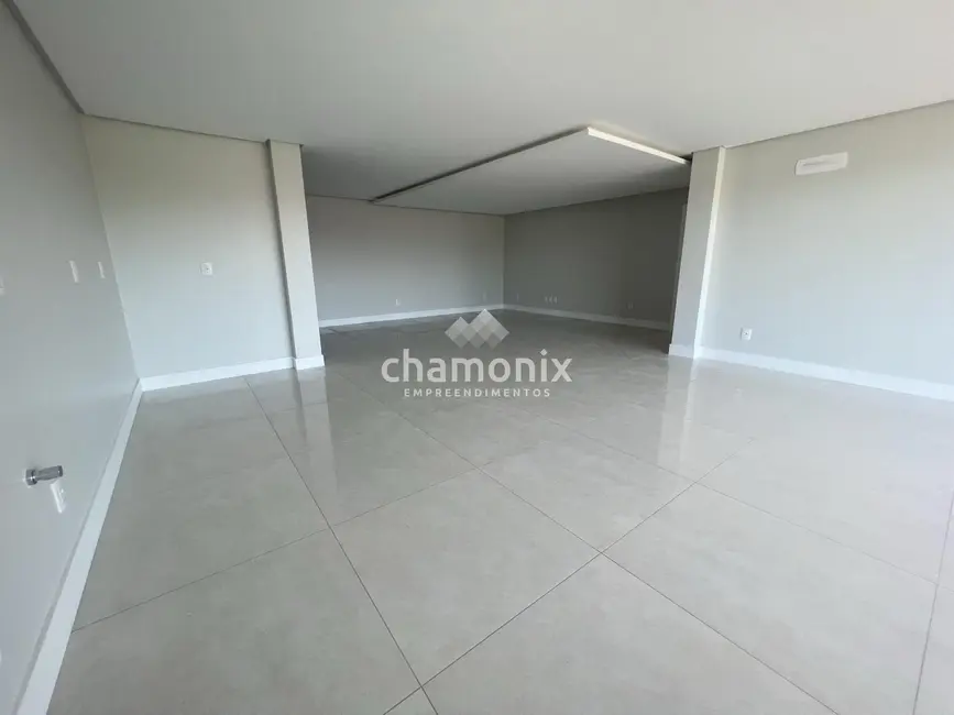 Apartamento com 3 quartos à venda, 158m2 em Centro, Flores Da Cunha - RS - imagem 3 Foto 3 de Apartamento com 3 quartos à venda, 158m2 em Centro, Flores Da Cunha - RS