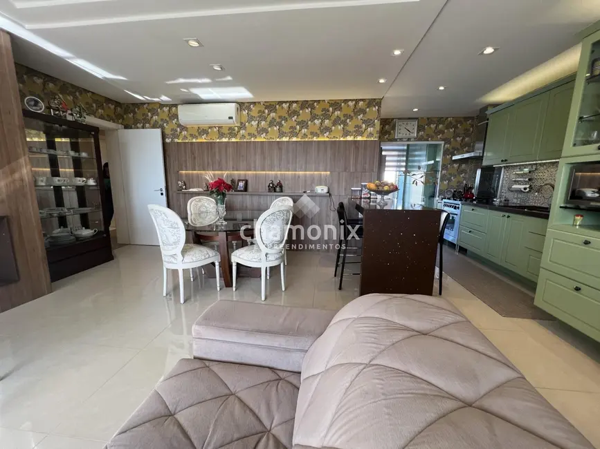 Foto 5 de Cobertura com 3 quartos à venda, 249m2 em Centro, Flores Da Cunha - RS