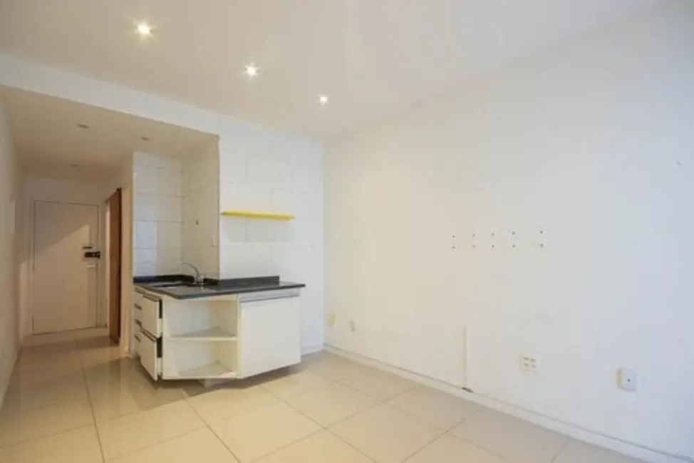 Foto 1 de Apartamento com 1 quarto à venda, 24m2 em Rio De Janeiro - RJ